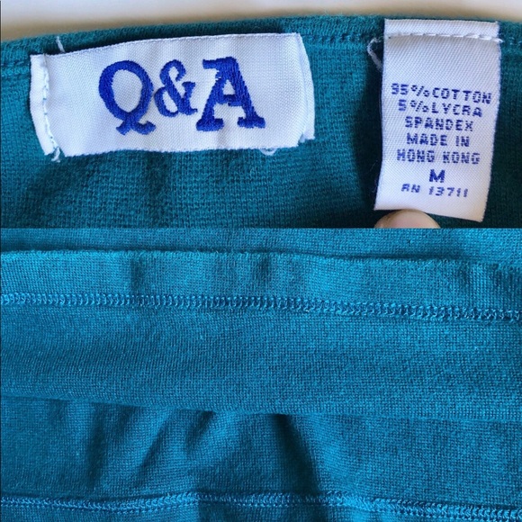 2/$15 Q & A Tank Top Medium Blue Juniors - Picture 3 of 14